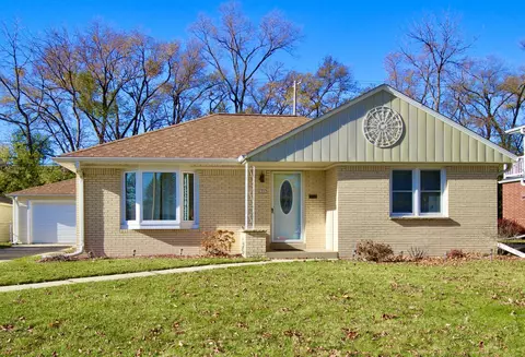 2357 N 103rd, Wauwatosa, WI 53226