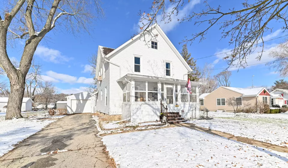 1016 Elsie, Fort Atkinson, WI 53538 30 Photos Movoto