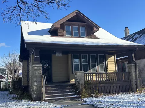 2952 N 40th, Milwaukee, WI 53210