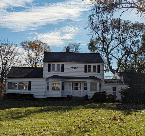 14755 Lata Vis, Elm Grove, WI 53122