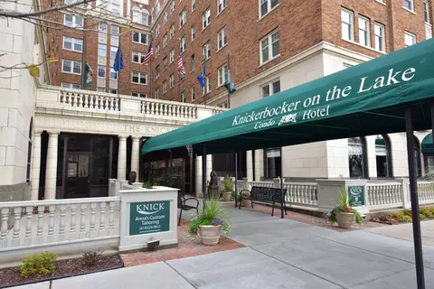 1028 E Juneau #628, Milwaukee, WI 53202