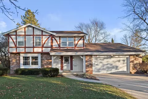 512 Bel Aire, Thiensville, WI 53092