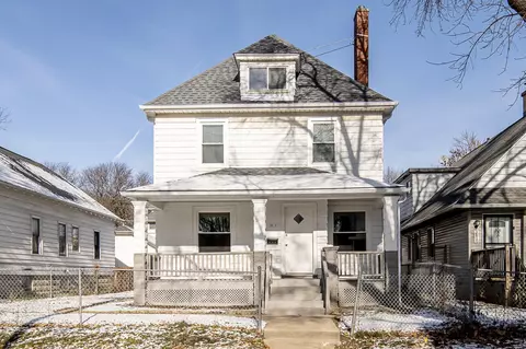 3812 W Roberts, Milwaukee, WI 53208