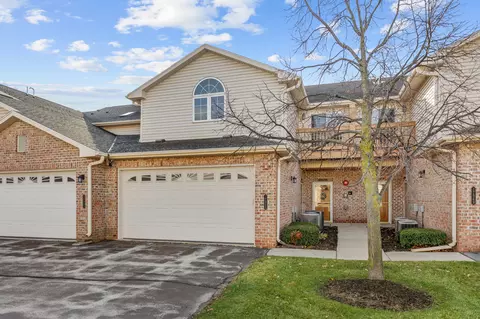17943 W Jacobs Rdg, New Berlin, WI 53146