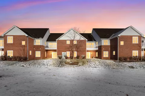 12374 W Virginia #6, Franklin, WI 53132