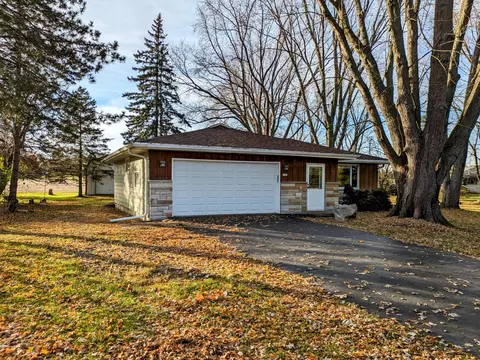 1733 Waukesha, Raymond, WI 53108