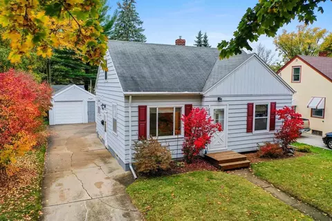 529 La Plant, Green Bay, WI 54302