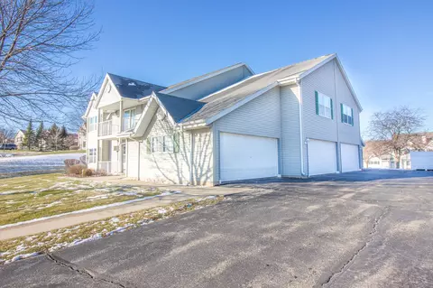 373 Minz Park #4, West Bend, WI 53095