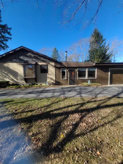 1406 E Alan, Oak Creek, WI 53154
