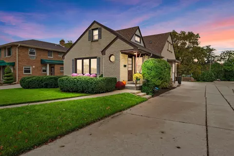 9237 W Lincoln, West Allis, WI 53227