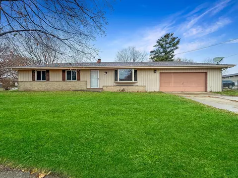 1505 Holiday, Janesville, WI 53545
