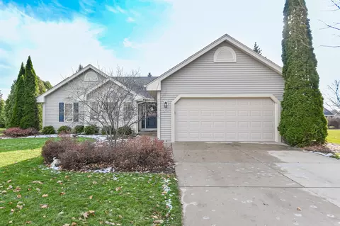 8765 W Mourning Dove, Franklin, WI 53132