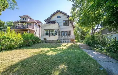 4414 N Bartlett #4416, Shorewood, WI 53211