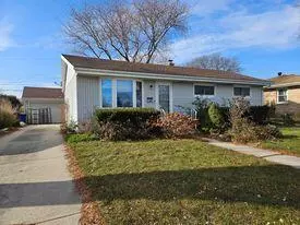 938 Ohio, Racine, WI 53405
