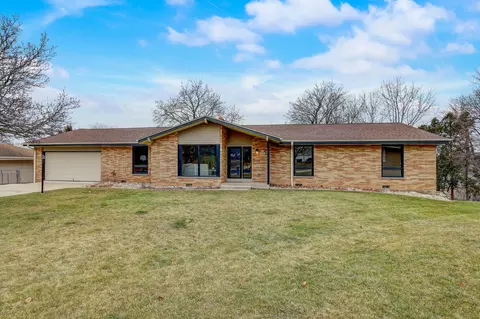 n95w16687 Roanoke, Menomonee Falls, WI 53051