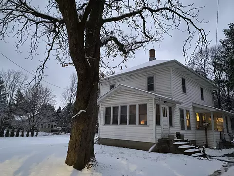 110 Madison, Cascade, WI 53011