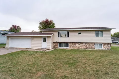 1128 Namekagon, Hudson, WI 54016