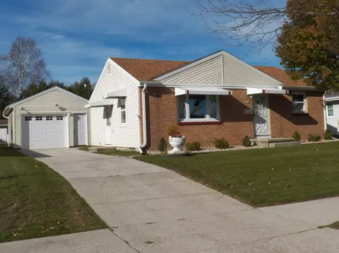 2236 S 11th, Manitowoc, WI 54220