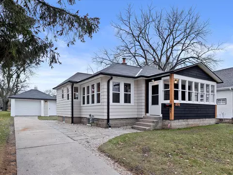 940 Genesee, Waukesha, WI 53186