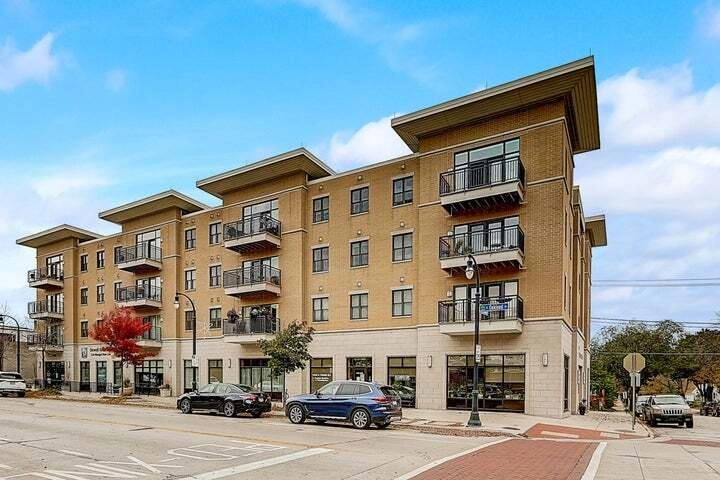 1717 E Kensington Unit 300  