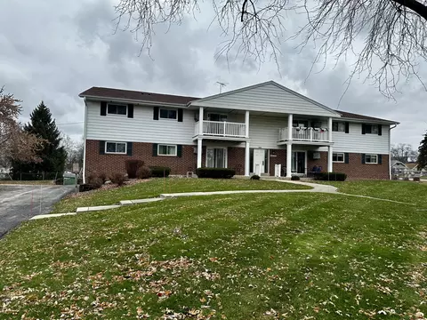 9600 W Beloit #4, Milwaukee, WI 53227