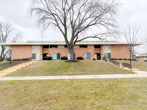 11901 W Appleton #16, Milwaukee, WI 53224
