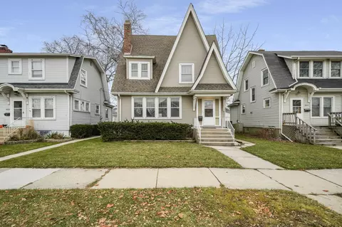 2013 Quincy, Racine, WI 53403