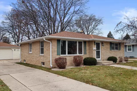 8318 25th, Kenosha, WI 53143
