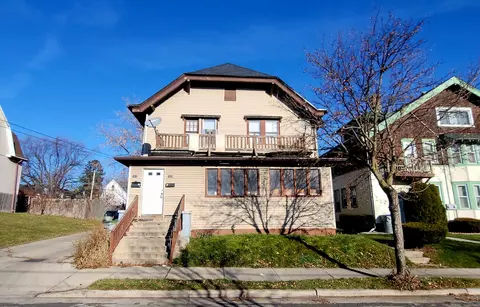 1410 W Chambers #1412, Milwaukee, WI 53206
