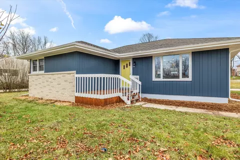 806 E Wisconsin, Pewaukee, WI 53072