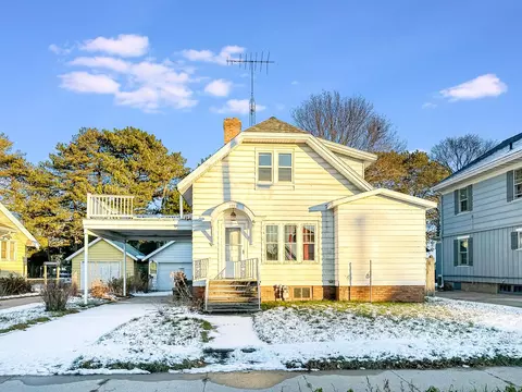 1705 Lincoln, Two Rivers, WI 54241