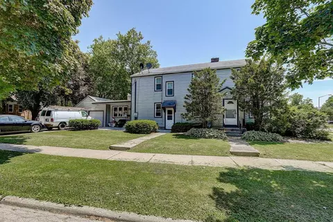 1147 Dopp, Waukesha, WI 53188