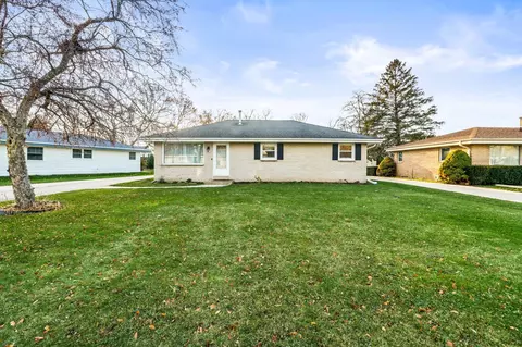 9071 S Annette, Oak Creek, WI 53154