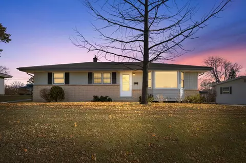 w147n8666 Mckinley, Menomonee Falls, WI 53051