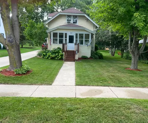 217 North, Hartland, WI 53029