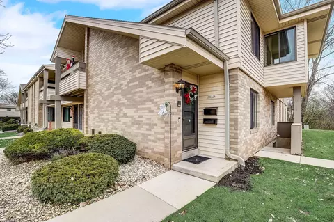 1681 S Carriage, New Berlin, WI 53151