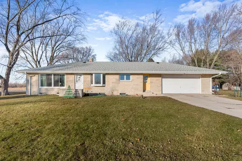 2692 Sunset, Port Washington, WI 53074