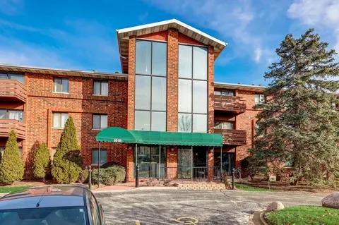1618 S 115th #211, West Allis, WI 53214