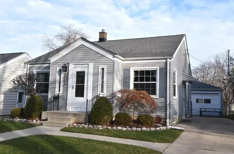 4616 N Woodruff, Whitefish Bay, WI 53211
