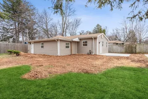 w1046 Pell Lake Drive, Bloomfield, WI 53128