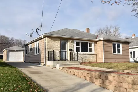 310 Hyde Park, Waukesha, WI 53188