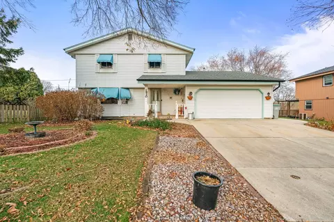 1920 W Goldcrest, Milwaukee, WI 53221