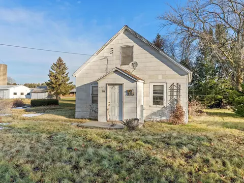 116 E Hillcrest, Mishicot, WI 54241