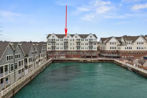 110 S Wisconsin #4C, Port Washington, WI 53074