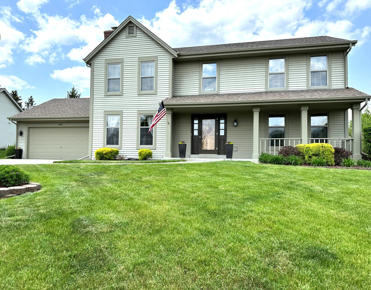 1244 Fox Riv  