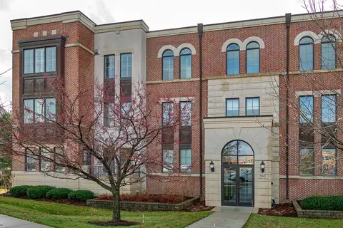 19045 Thomson #103, Brookfield, WI 53045