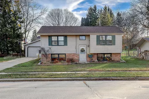 1425 Walnut, West Bend, WI 53095