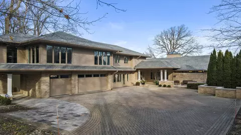 4790 N N Lk, Whitefish Bay, WI 53211