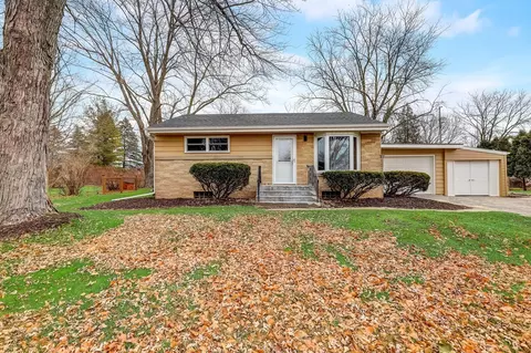 3564 County Rd W, Saukville, WI 53074