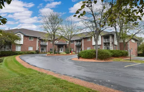 18125 W Wisconsin #102, Brookfield, WI 53045